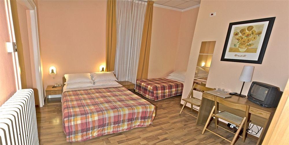 Nuovo Albergo Centro Trieste Exterior foto